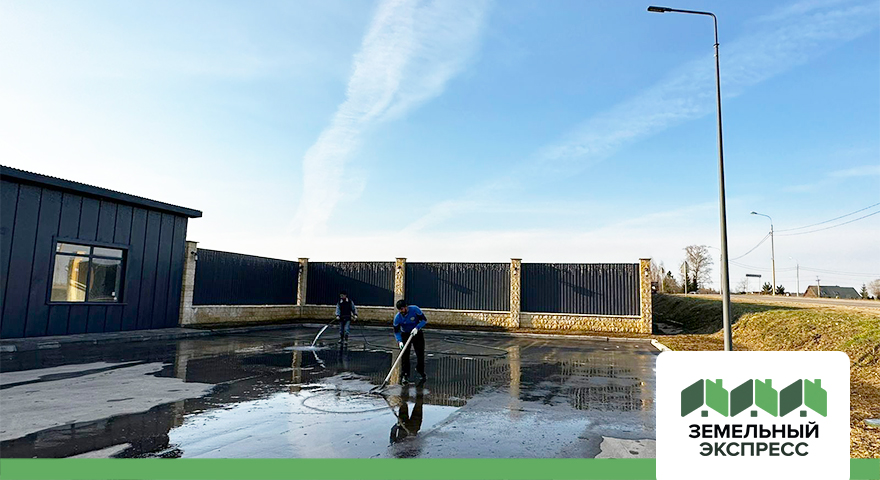 Уборка и благоустройство территории в поселке "Фаворит"